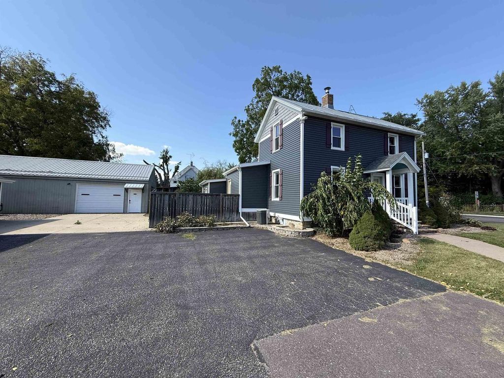 Photo of 203 Linn STREET, Baraboo, WI 53913 (MLS # 2010122)