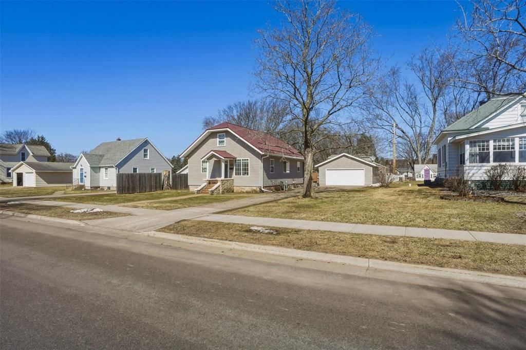 Photo of 712 W Elm STREET, Chippewa Falls, WI 54729 (MLS # 1599443)