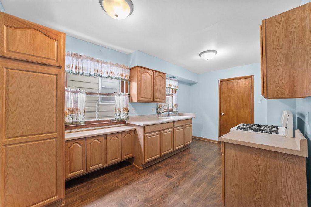 Photo of 1234 W Scott STREET, Milwaukee, WI 53204 (MLS # 1947496)