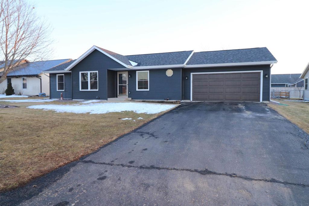 Photo of 2635 Kelso DRIVE, Janesville, WI 53546 (MLS # 2016574)