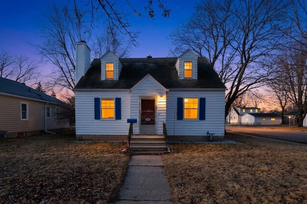 Photo of 943 Roscoe STREET, Green Bay, WI 54304 (MLS # 50322256)