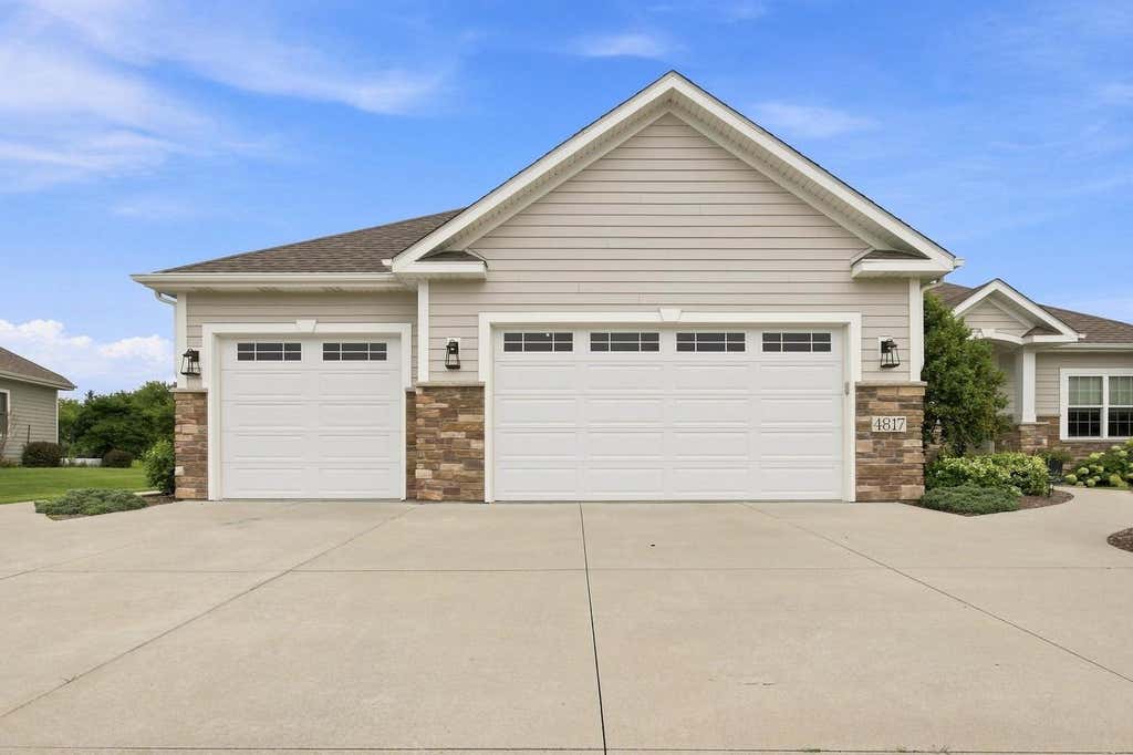 Photo of 4817 Copper Leaf BOULEVARD, Mount Pleasant, WI 53403 (MLS # 1976339)