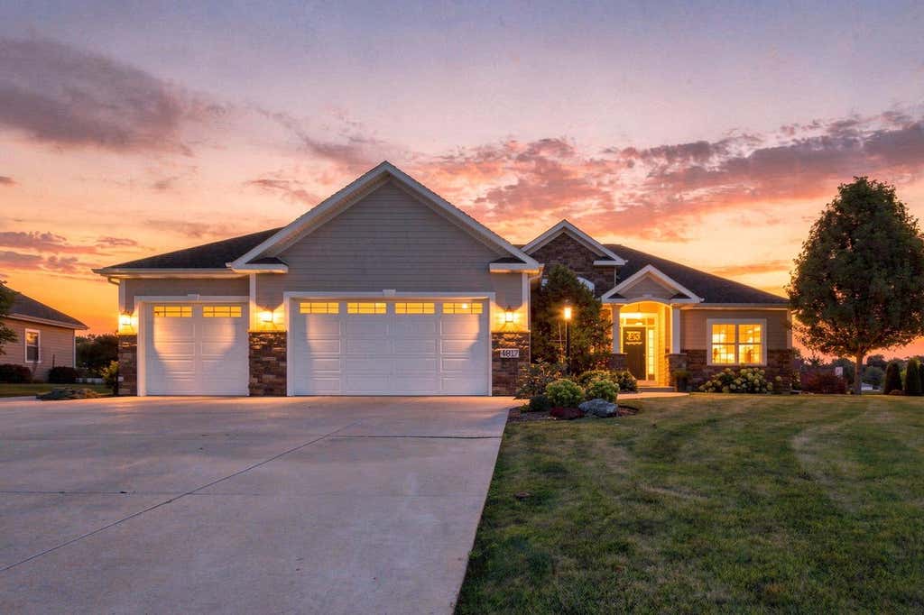 Photo of 4817 Copper Leaf BOULEVARD, Mount Pleasant, WI 53403 (MLS # 1976339)