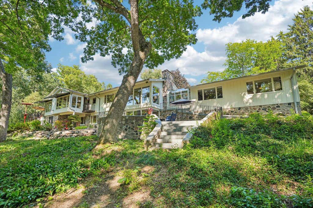 Photo of W335N5421 Wedgewood DRIVE, Nashotah, WI 53058 (MLS # 1974230)