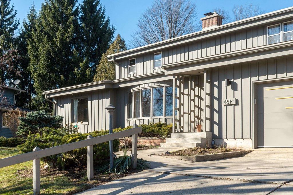 Photo of 4514 Wakefield STREET, Madison, WI 53711 (MLS # 2015970)