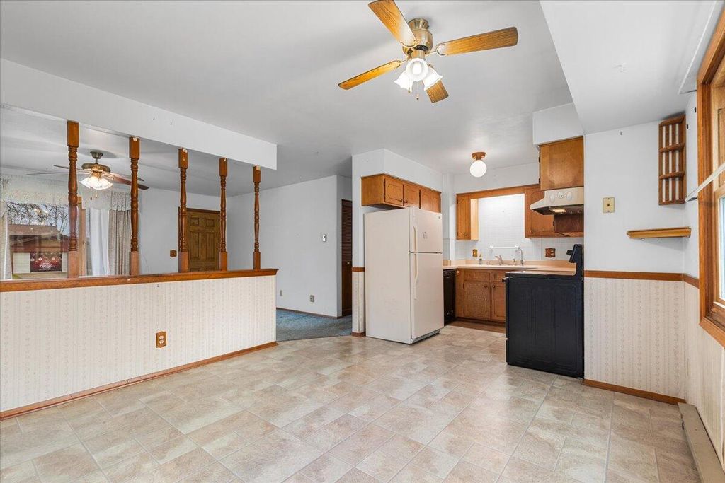 Photo of 900 Villa Park DRIVE, West Bend, WI 53090 (MLS # 1944019)