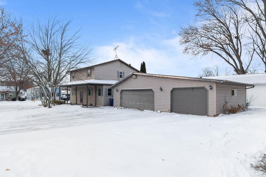 Photo of 726 E Lincoln AVENUE, Little Chute, WI 54140 (MLS # 50319457)