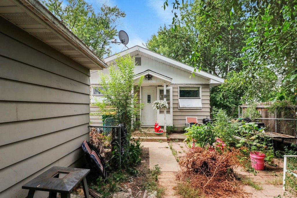 Photo of 613 Memphis AVENUE, Madison, WI 53714 (MLS # 2028372)