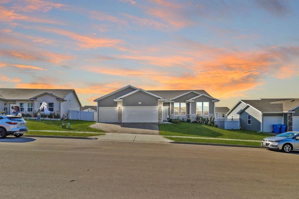 Photo of 932 Margarets WAY, Belleville, WI 53508 (MLS # 2009825)