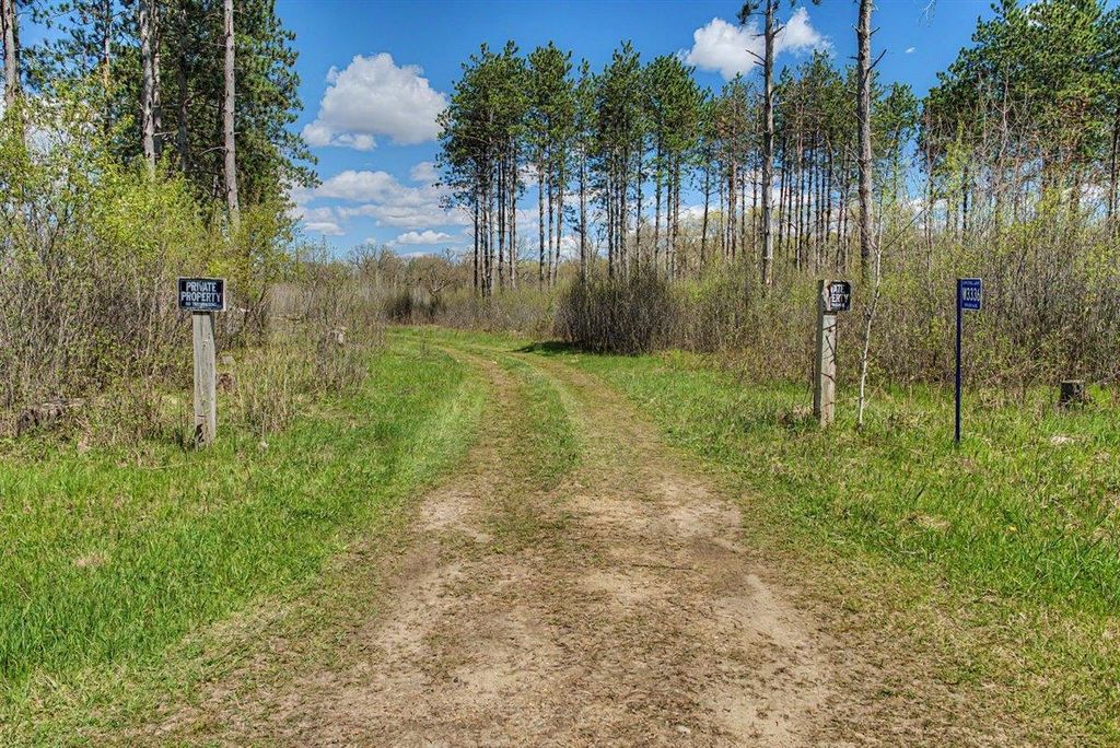 Photo of W3336 Dover AVENUE, Neshkoro, WI 54960 (MLS # 2023336)