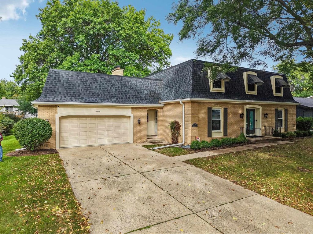 Photo of 5318 Comanche WAY, Madison, WI 53704 (MLS # 2029838)