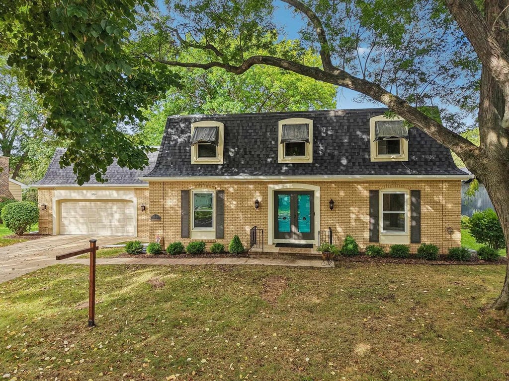 Photo of 5318 Comanche WAY, Madison, WI 53704 (MLS # 2029838)