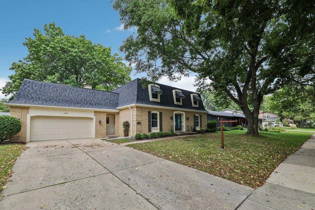 Photo of 5318 Comanche WAY, Madison, WI 53704 (MLS # 2029838)