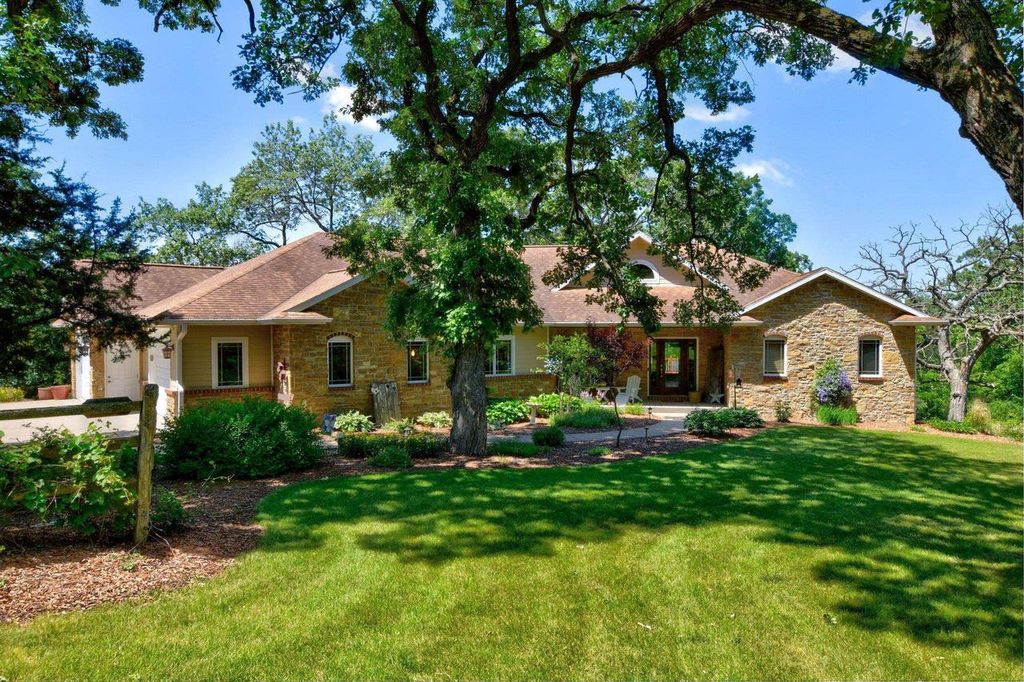 Photo of 5406 W Portage AVENUE, Milwaukee, WI 53223 (MLS # 1938593)