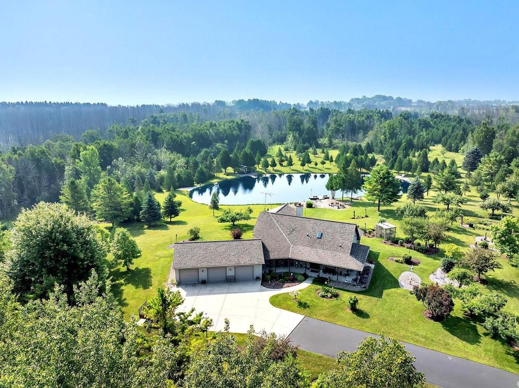 Photo of E6023 10th ROAD, Algoma, WI 54201 (MLS # 50321786)