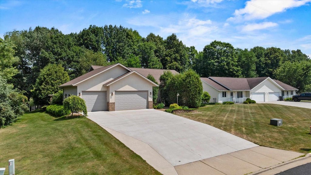 Photo of 1201 W 11th STREET, Marshfield, WI 54449 (MLS # 22603559)