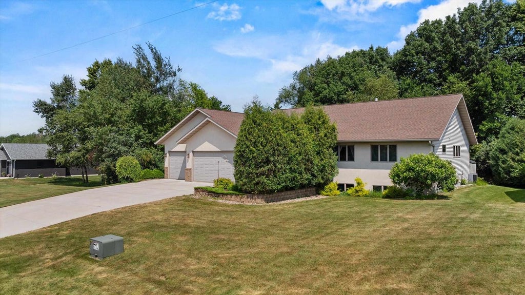 Photo of 1201 W 11th STREET, Marshfield, WI 54449 (MLS # 22603559)