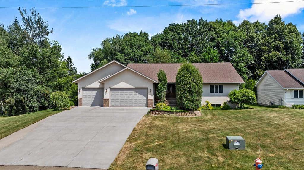 Photo of 1201 W 11th STREET, Marshfield, WI 54449 (MLS # 22603559)