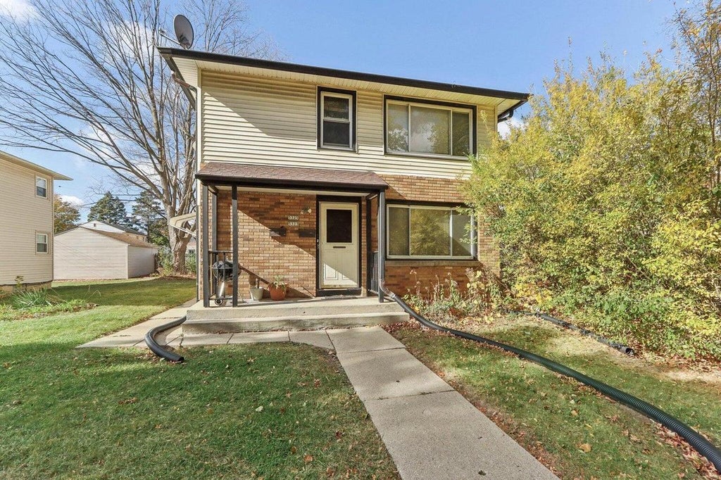 Photo of 5323 N 27th STREET #5325, Milwaukee, WI 53209 (MLS # 1980728)