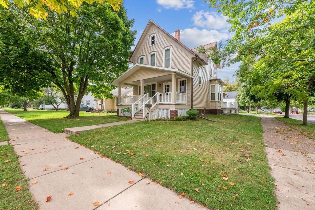 Photo of 801 9th Ave W Ave, Ashland, WI 54806 (MLS # 6122070)