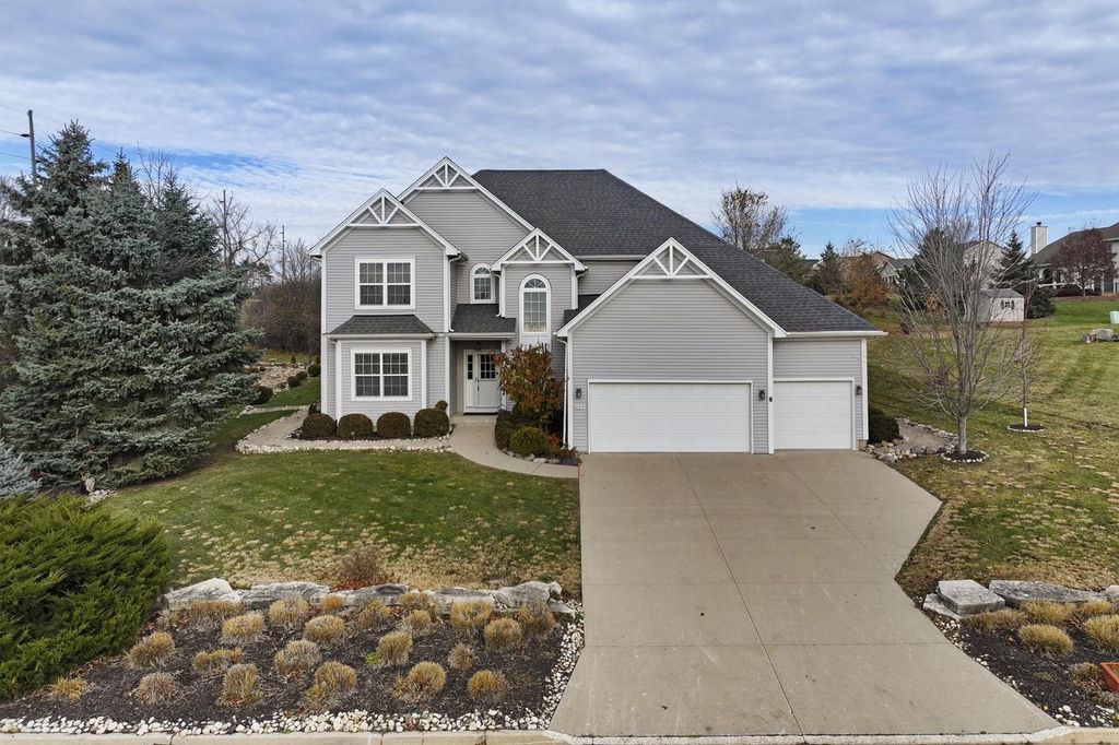Photo of 699 Stone Ridge DRIVE, Lake Geneva, WI 53147 (MLS # 1947500)