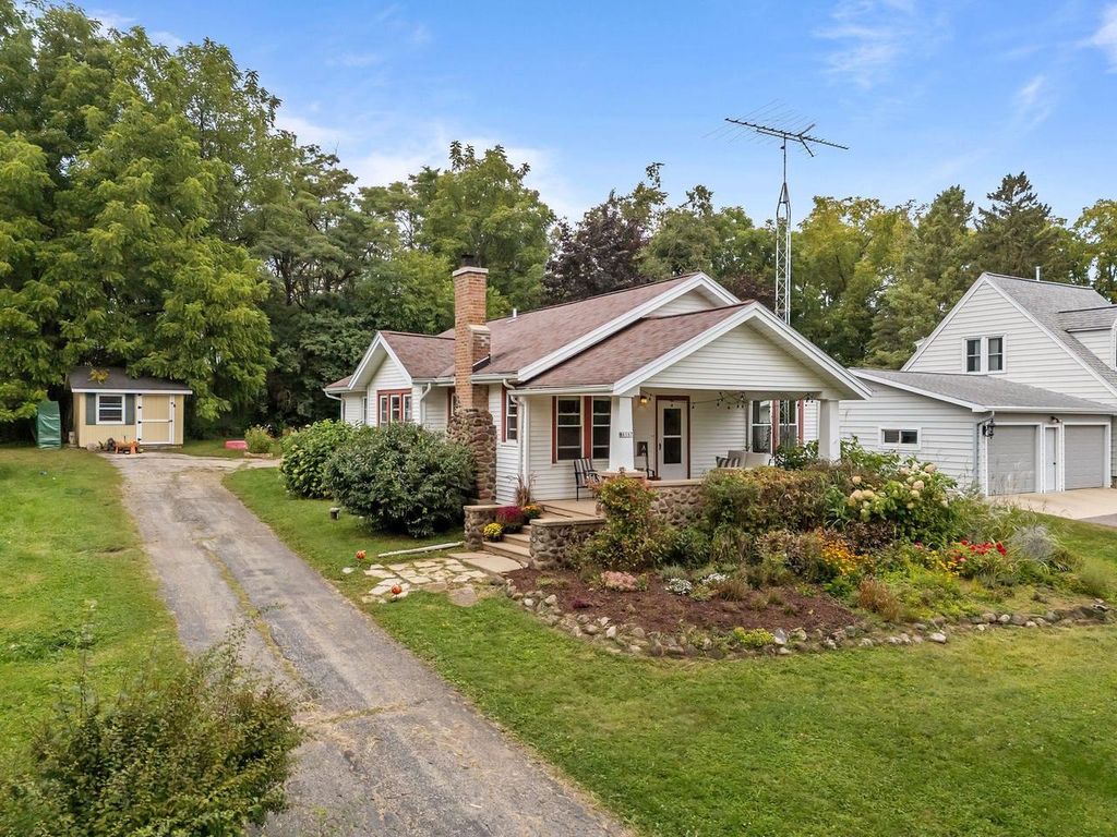 Photo of N6167 N Lawson DRIVE, Green Lake, WI 54941 (MLS # 2007293)