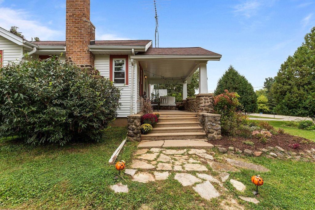 Photo of N6167 N Lawson DRIVE, Green Lake, WI 54941 (MLS # 2007293)