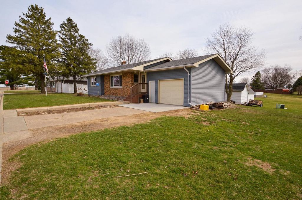 Photo of 517 High STREET, Highland, WI 53543 (MLS # 2019834)