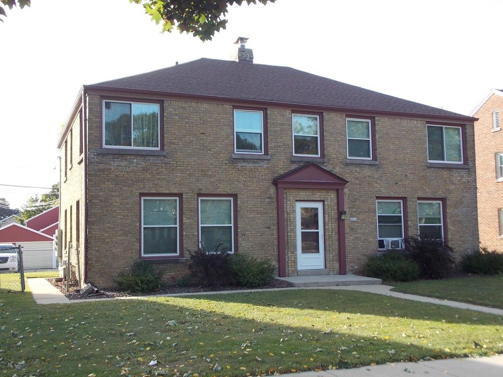 Photo of 4841 N Mohawk AVENUE, Glendale, WI 53217 (MLS # 1937608)