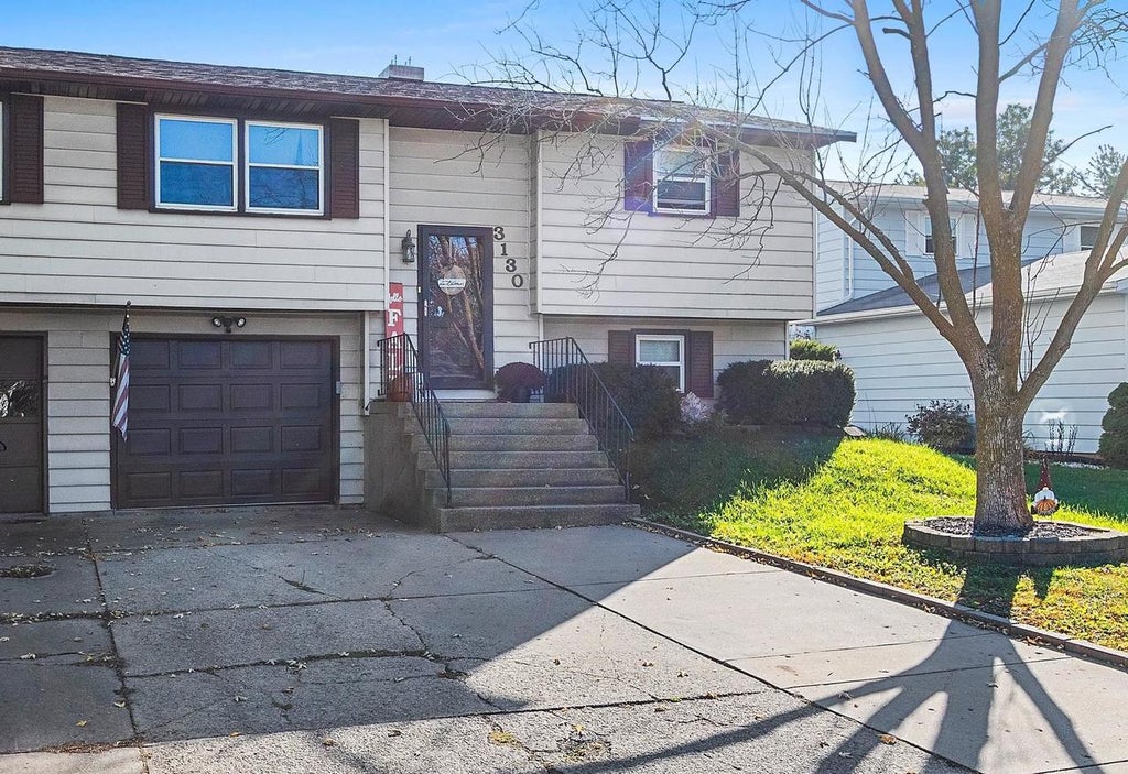 Photo of 3130 Tobermory DRIVE, Green Bay, WI 54311 (MLS # 50334319)