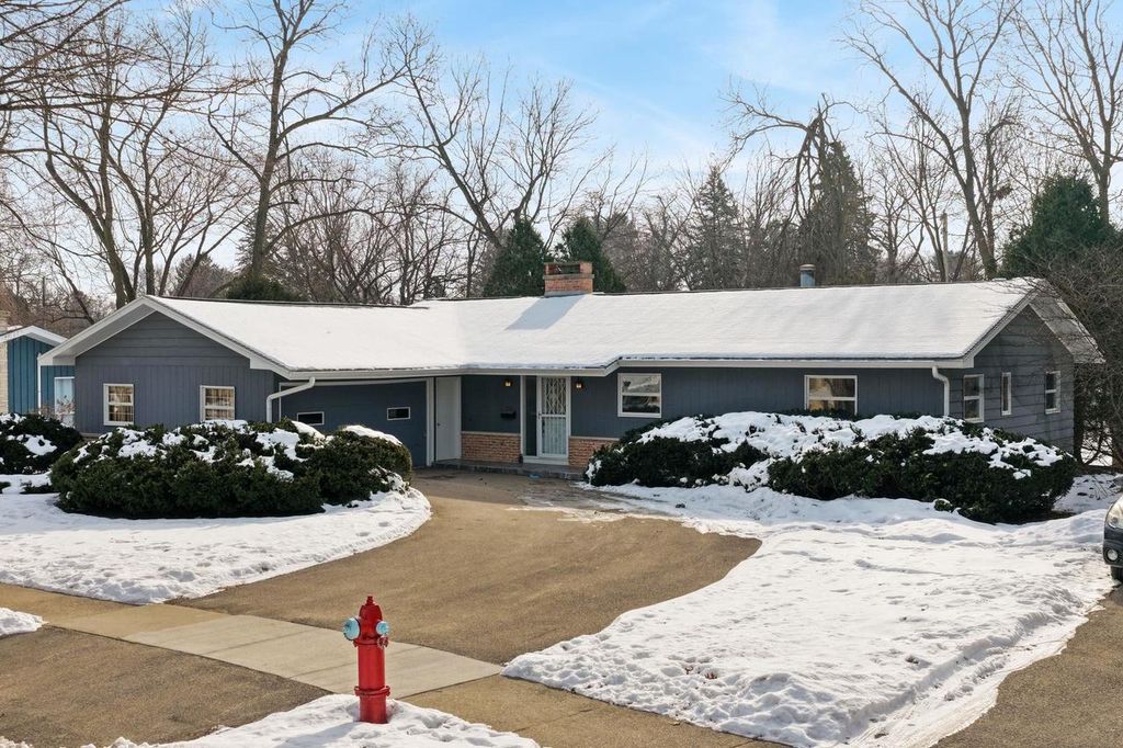 Photo of 4421 Vale CIRCLE, Madison, WI 53711 (MLS # 2015677)