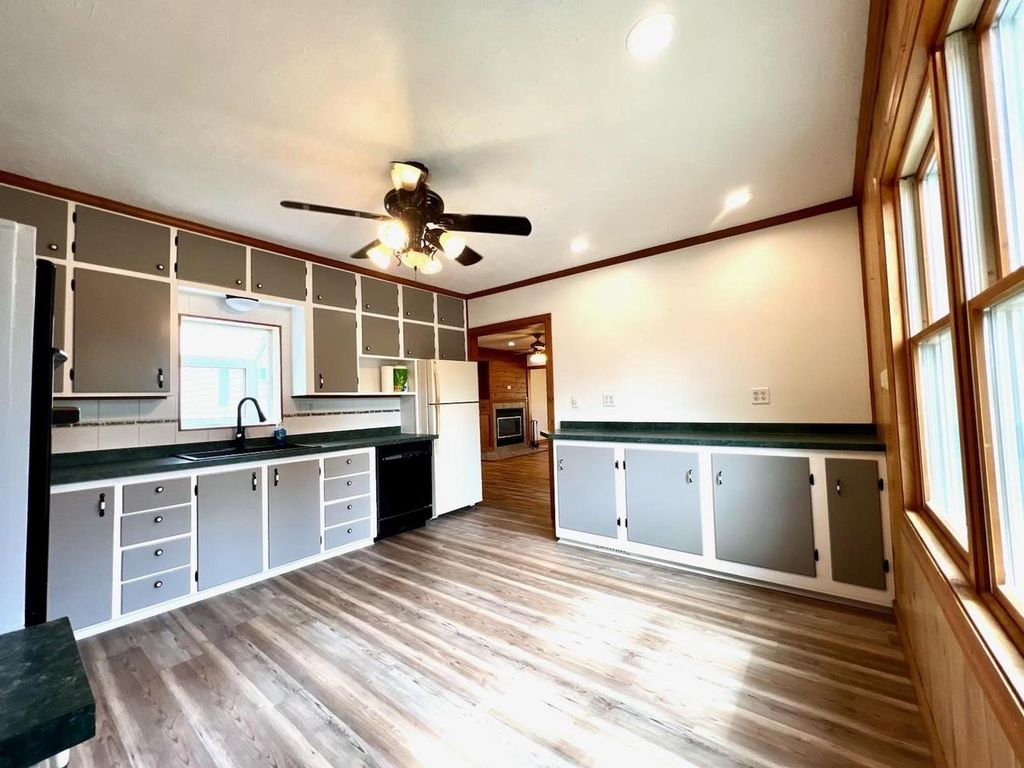 Photo of N1053 State Road 22, Waupaca, WI 54981 (MLS # 50319742)