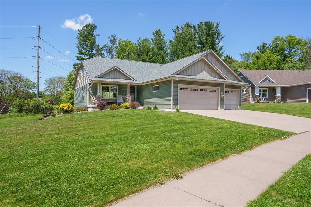 Photo of 2544 Avery LANE, Altoona, WI 54720 (MLS # 1601546)