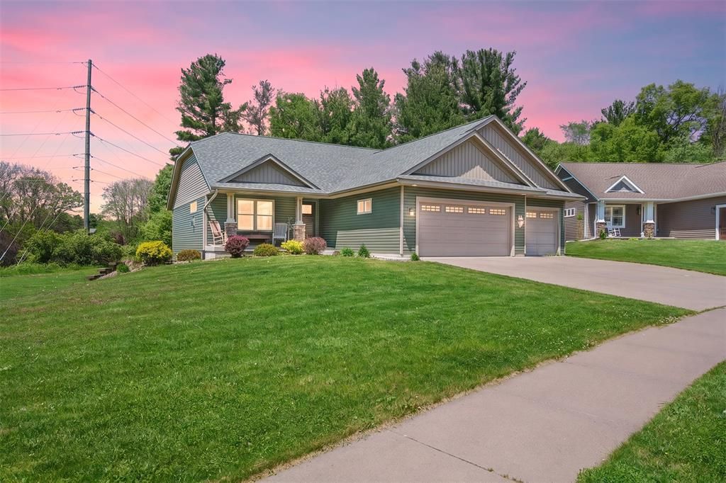Photo of 2544 Avery LANE, Altoona, WI 54720 (MLS # 1601546)