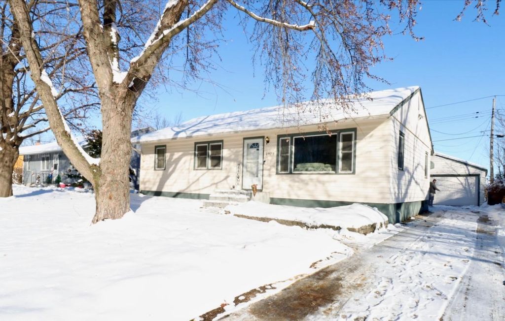 Photo of 1975 Pioneer DRIVE, Beloit, WI 53511 (MLS # 2013472)