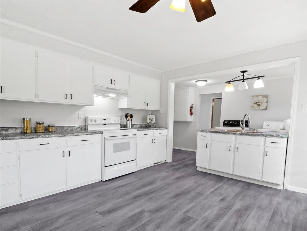 Photo of 1544 Roxbury WAY #205, Waukesha, WI 53186 (MLS # 1945146)