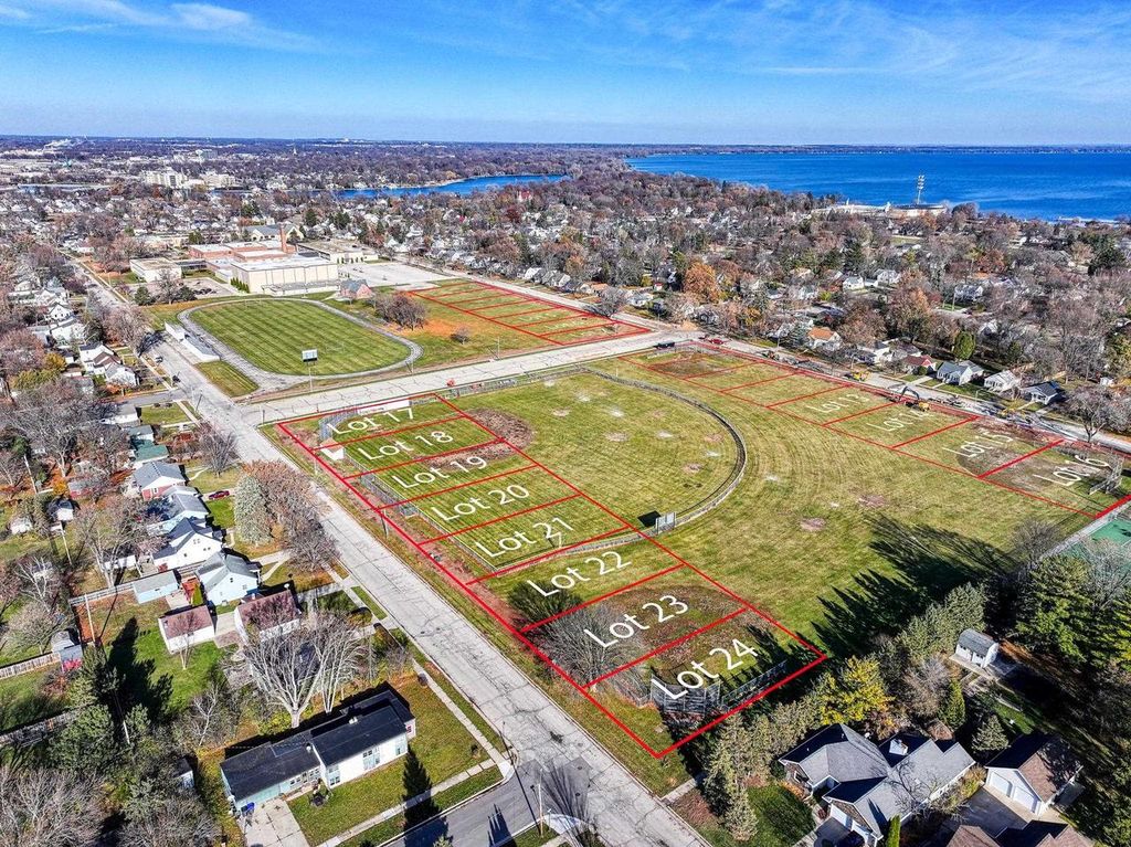 Photo of 710 Elm STREET, Neenah, WI 54956 (MLS # 50318680)