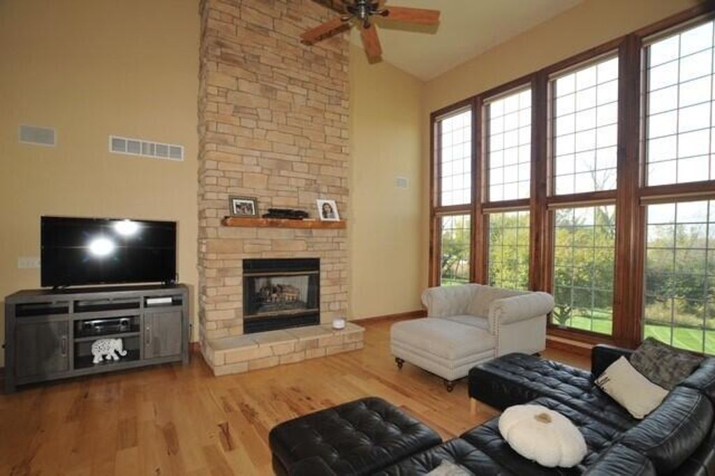 Photo of 8334 Virginia CIRCLE, Waterford, WI 53185 (MLS # 1939630)