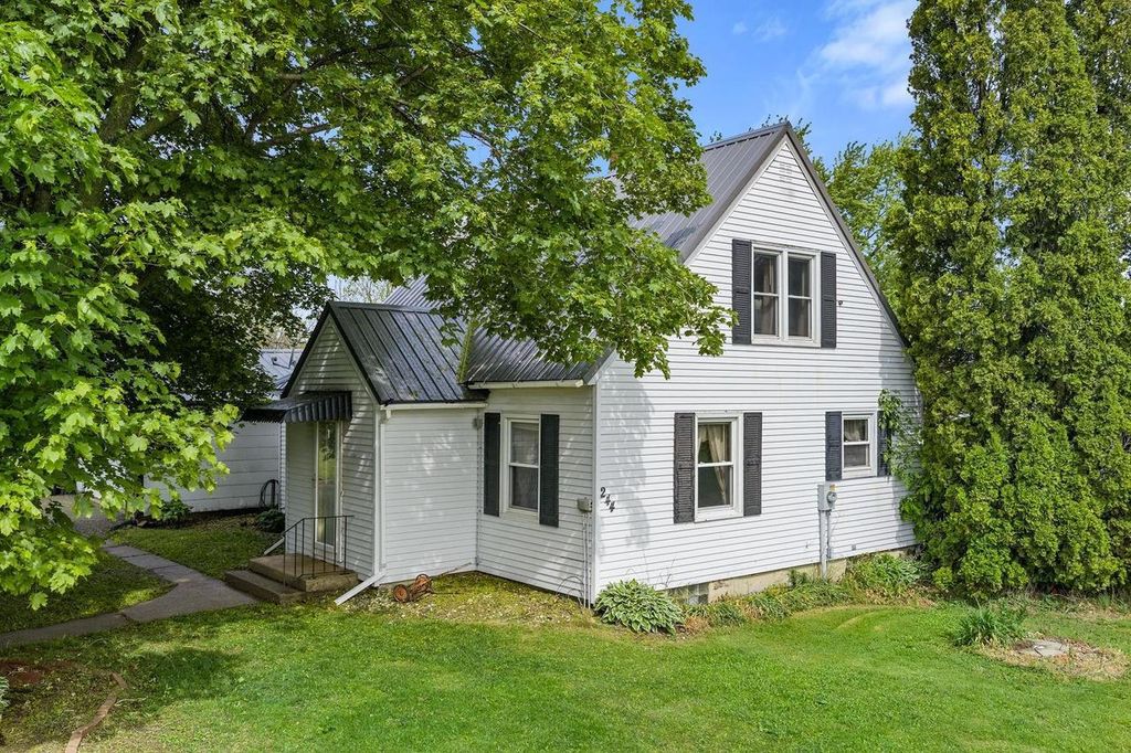 Photo of 244 S Main STREET, Hillpoint, WI 53937 (MLS # 2023648)