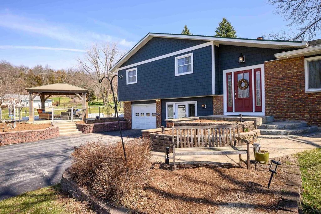 Photo of W11057 Thistledown DRIVE, Lodi, WI 53555 (MLS # 2019792)