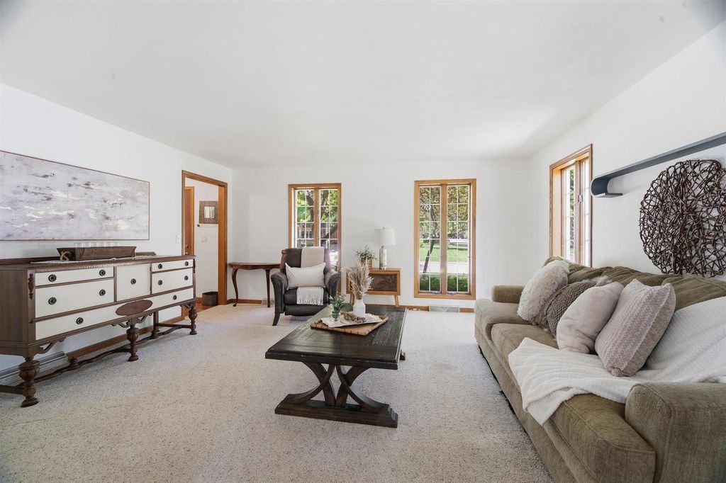 Photo of 506 S Covenant LANE, Appleton, WI 54915 (MLS # 50326270)