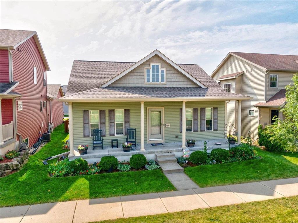 Photo of 9305 Golden Hue BOULEVARD, Verona, WI 53593 (MLS # 2015511)