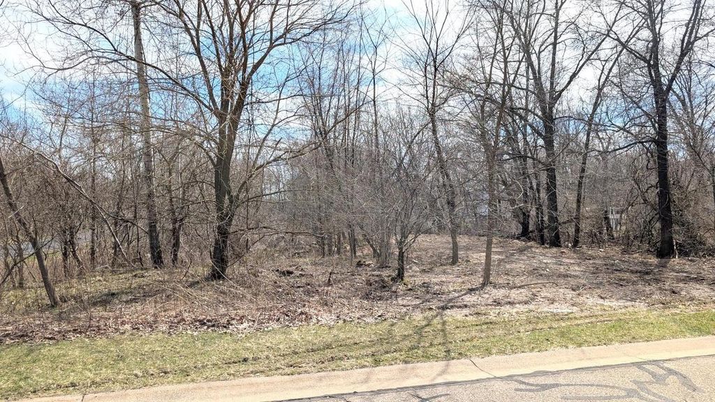 Photo of 901 Thomas TRAIL, Waupaca, WI 54981 (MLS # 50325524)