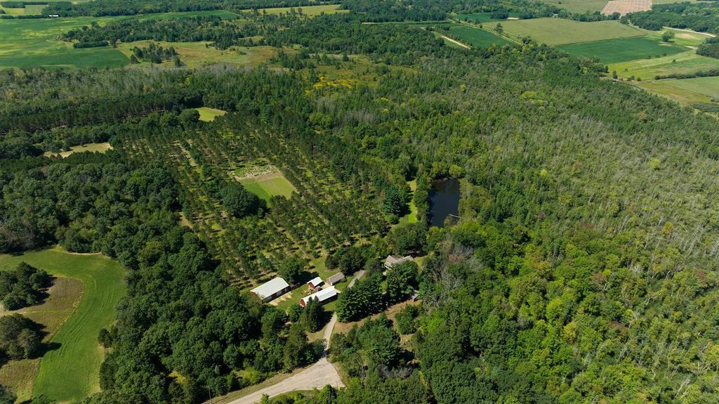 Photo of 321 E Washington STREET, Prairie Du Chien, WI 53821 (MLS # 1944033)