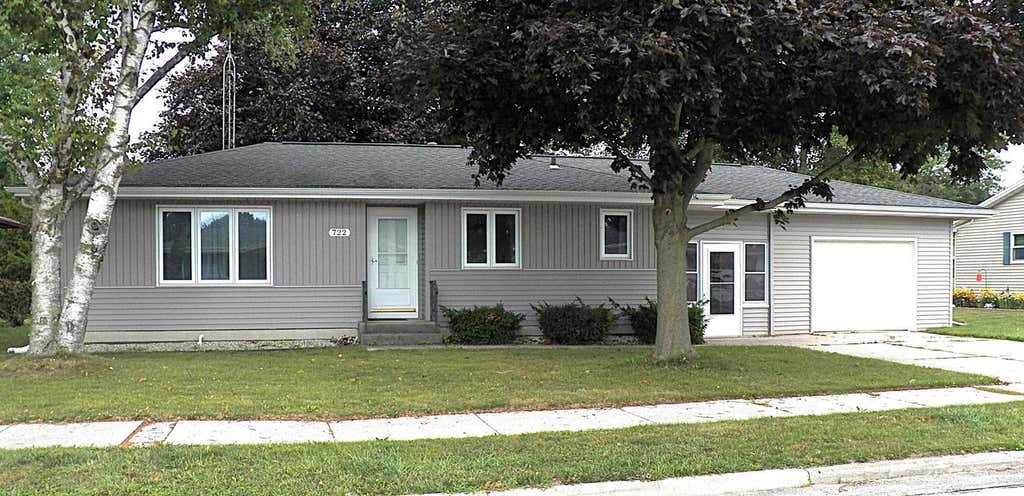 Photo of 722 S 31 STREET, Manitowoc, WI 54220 (MLS # 1975360)