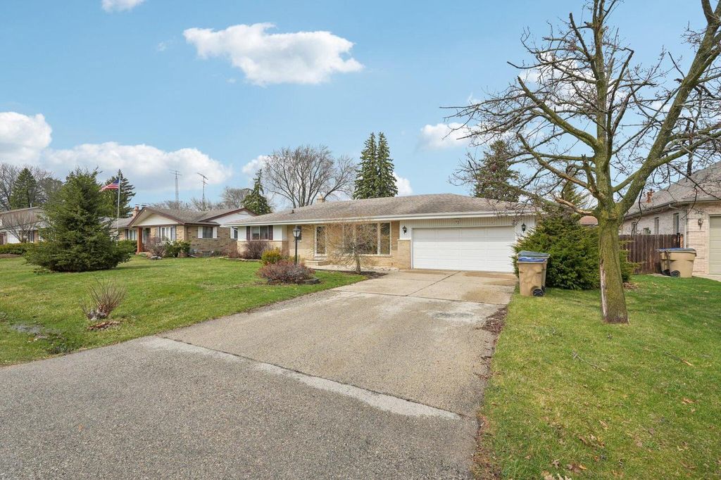 Photo of 4004 86th PLACE, Kenosha, WI 53142 (MLS # 1956163)