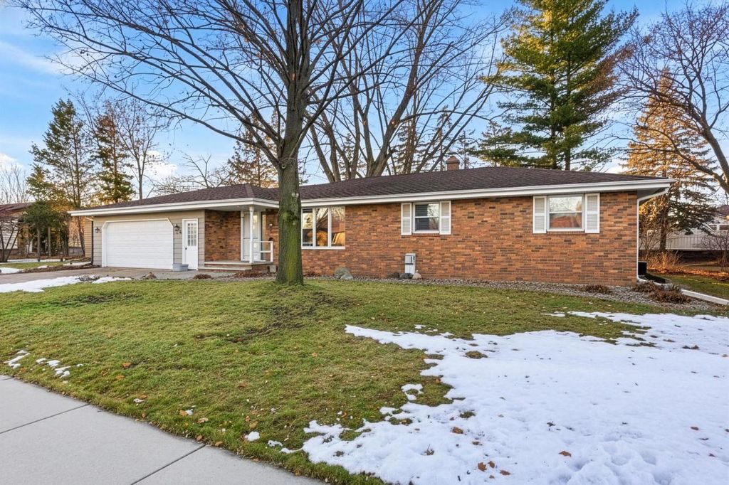 Photo of 533 Carol Lynn DRIVE, Little Chute, WI 54140 (MLS # 50319840)