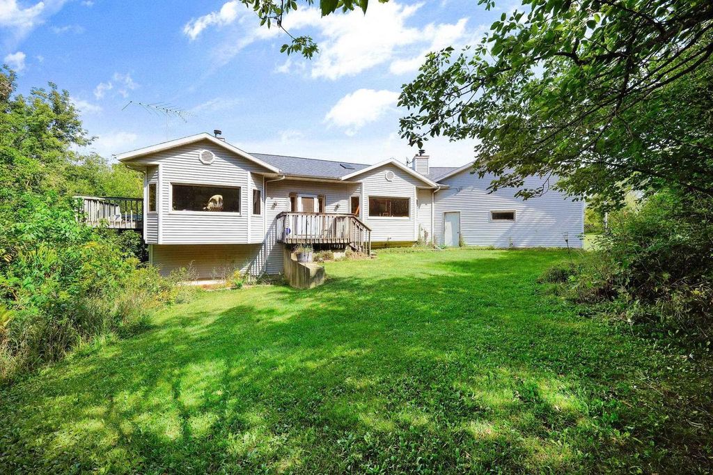 Photo of 847 County Road JG, Mount Horeb, WI 53572 (MLS # 2009729)