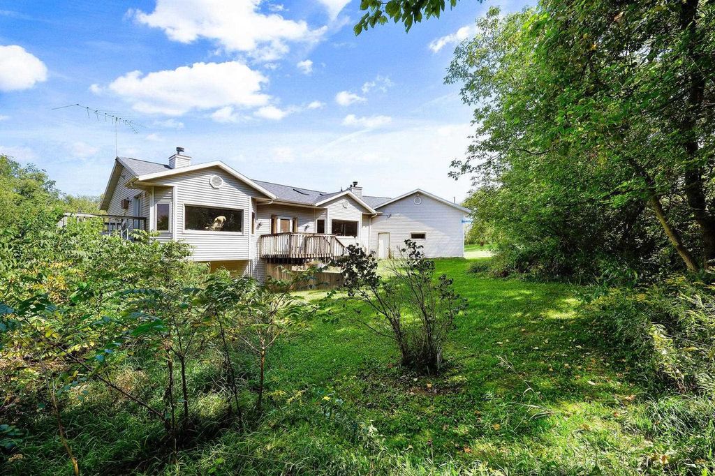 Photo of 847 County Road JG, Mount Horeb, WI 53572 (MLS # 2009729)