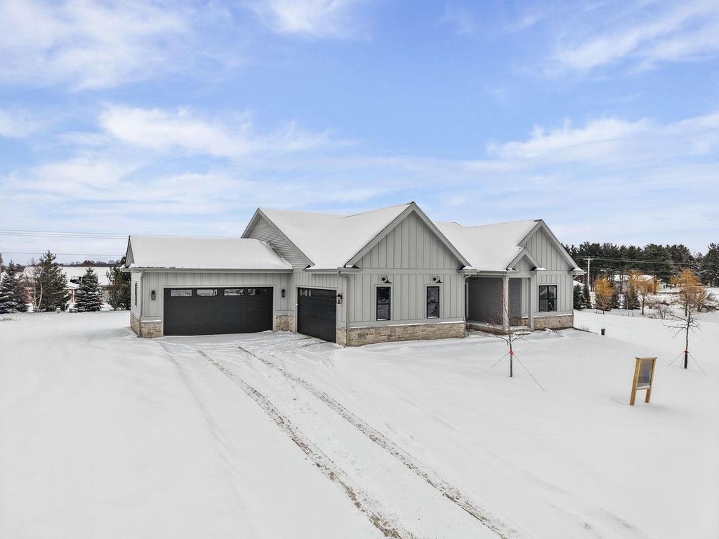 Photo of 515 Morning Cove CIRCLE, Verona, WI 53593 (MLS # 2014663)